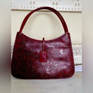 The Victoria’s Secret Merlot on the Beach Clutch